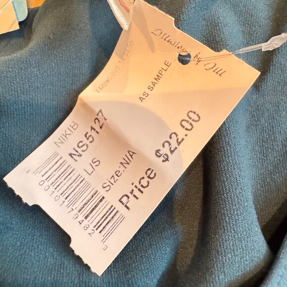 5 NEW Nikibiki Soft Long Sleeve Scoop Neck Tops - Picture 6 of 9